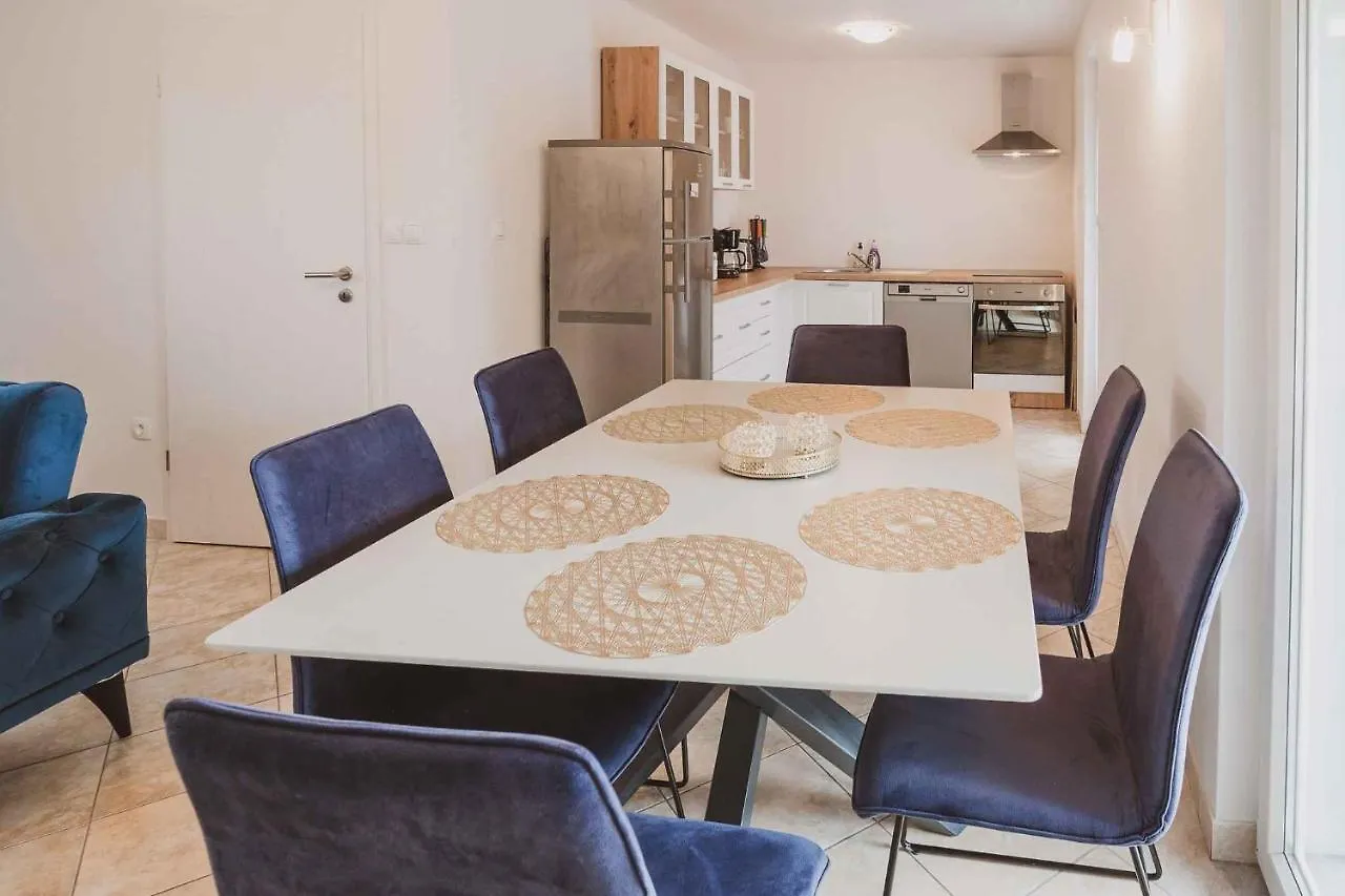 Holiday Home In Klimno - Insel Krk 42238